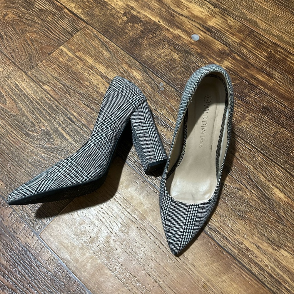 Grey heels - Picture 4 of 6